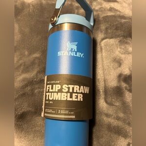 NWT stanley flip lid 30oz